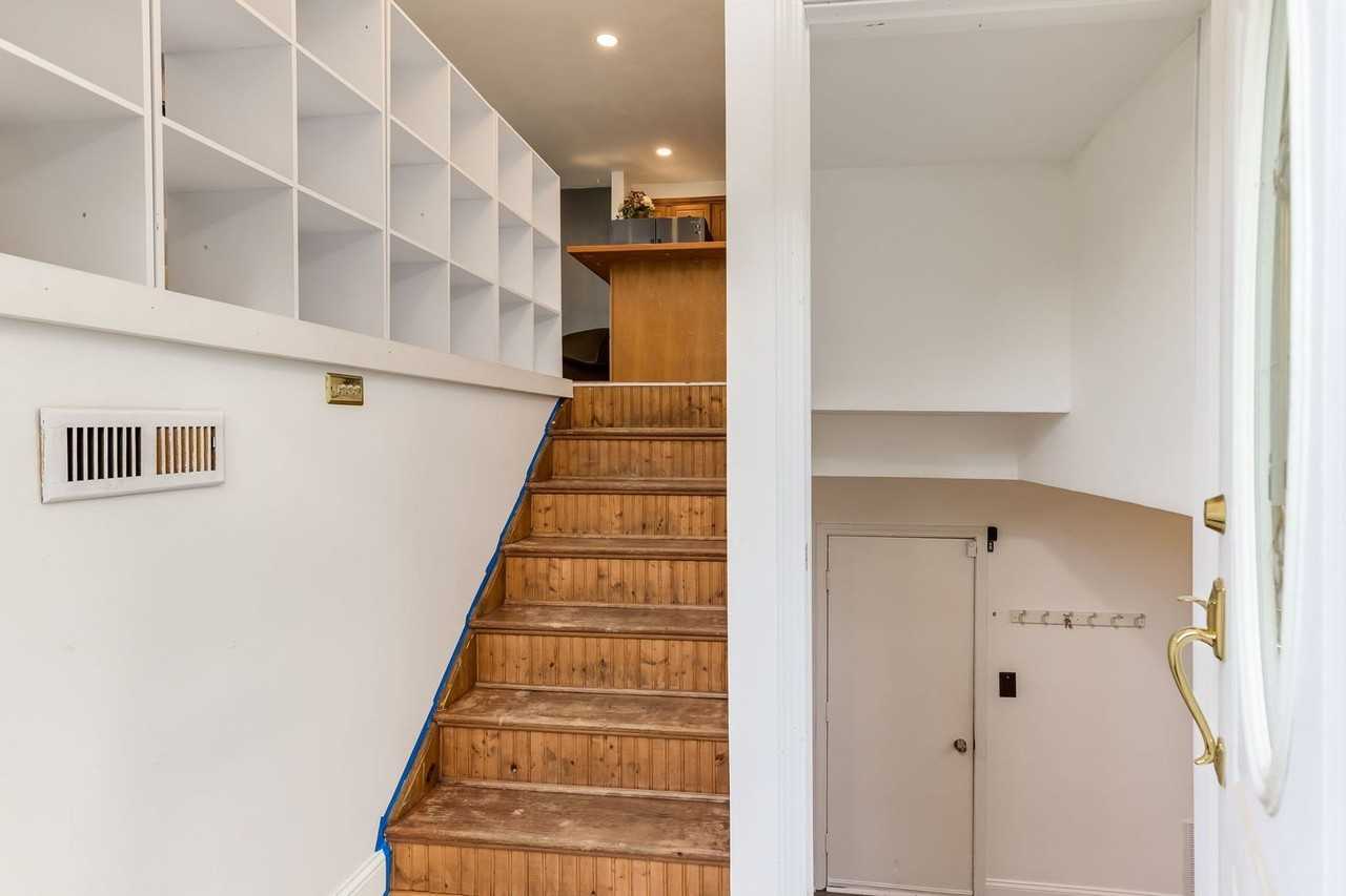 214 Far Hills Dr - Photo 4 of 26