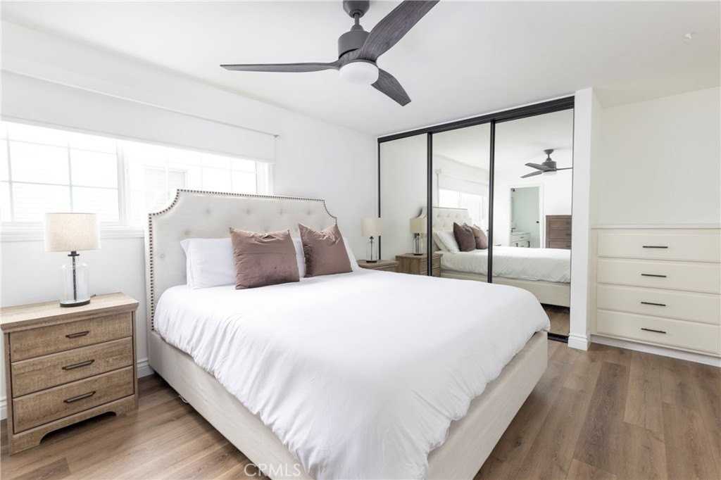 116 E Balboa Blvd - Photo 4 of 20