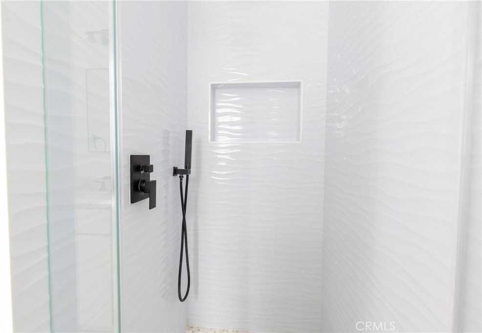 116 E Balboa Blvd - Photo 6 of 20