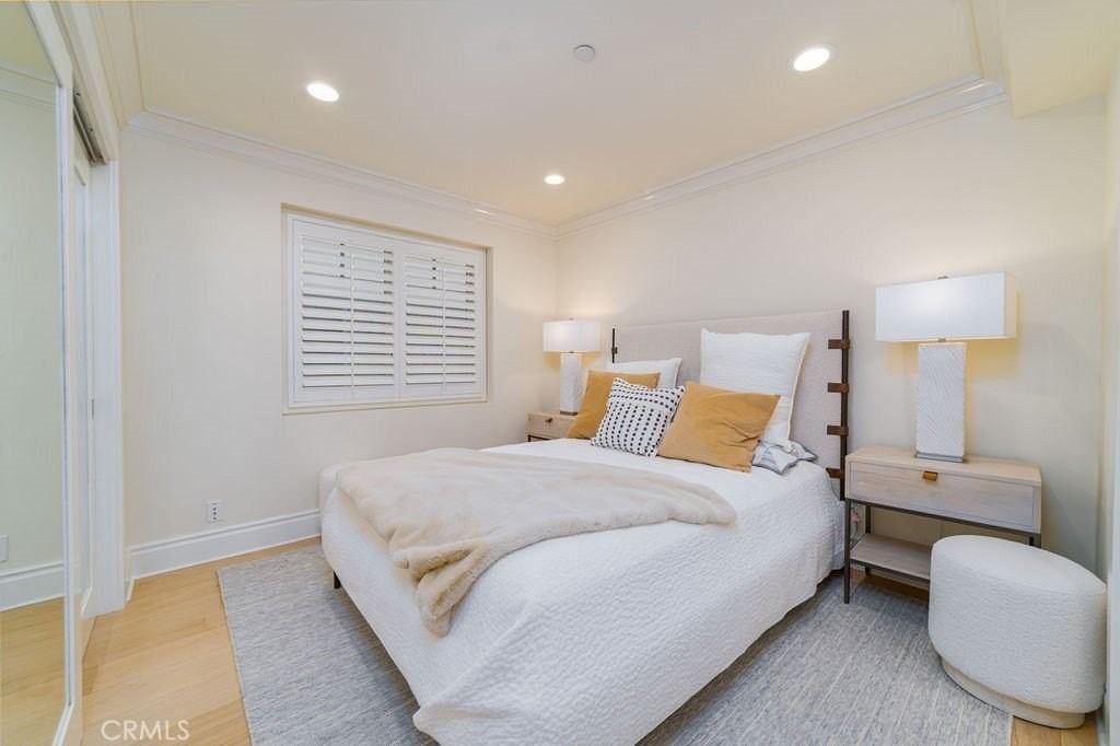 3731 4th Ave - Photo 4 of 41