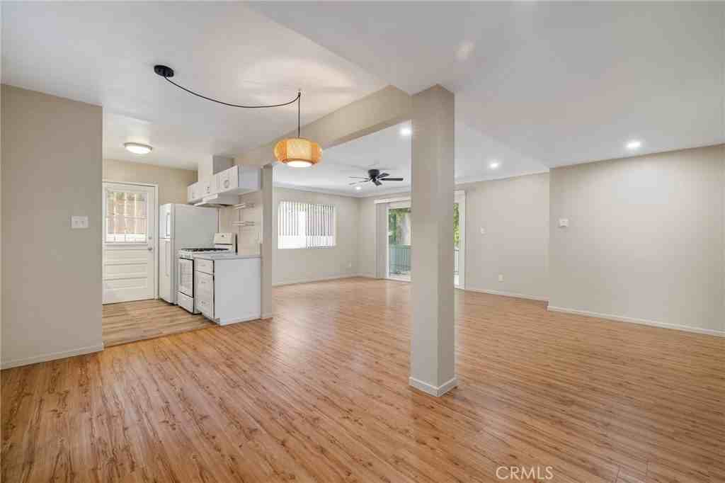 904 1st St Apt 2 - Photo 2 of 25