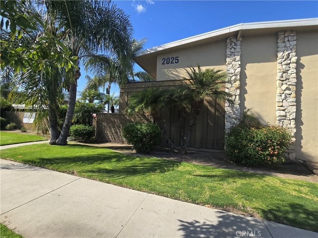 2025 E Whiting Ave #G