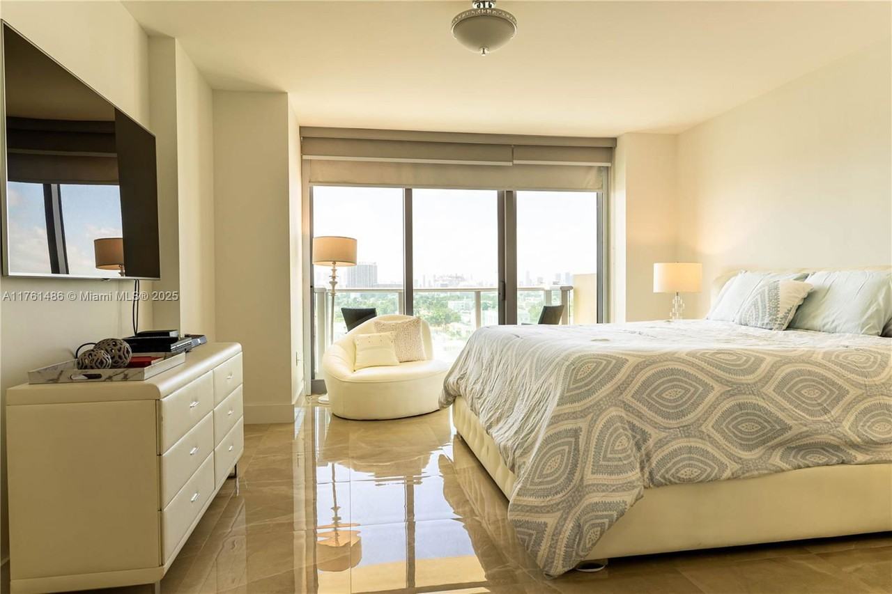 1455 Ocean Dr #1211 - Photo 7 of 8