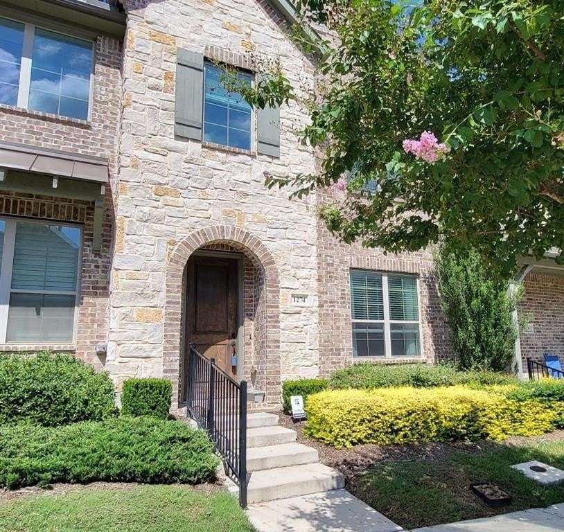 1274 Casselberry Dr - Photo 2 of 25