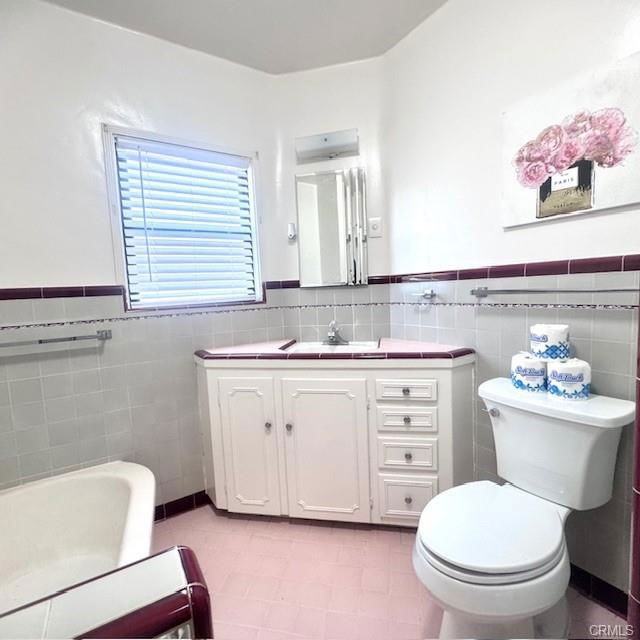 4840 Heleo Ave - Photo 3 of 8