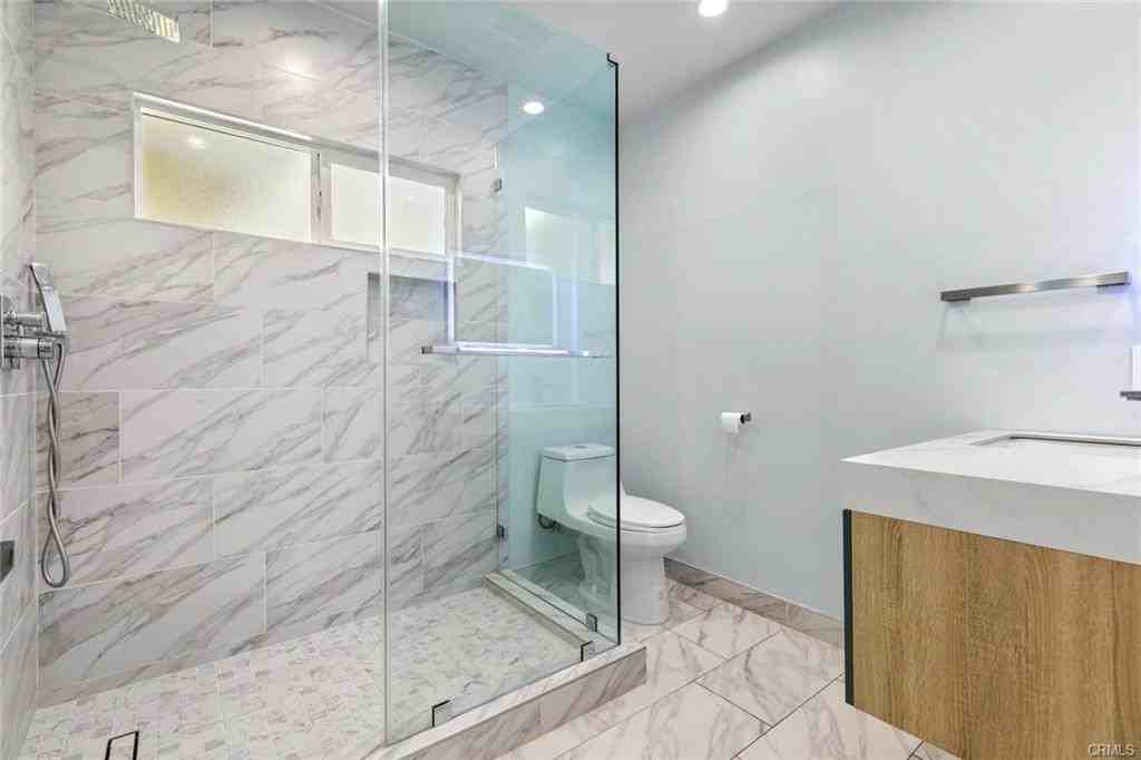 545 Ivy Street - Photo 2 of 8