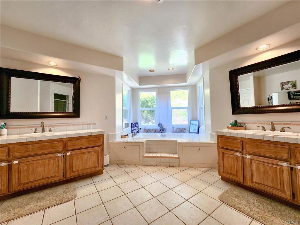 23747 Oakfield Rd - Photo 6 of 8