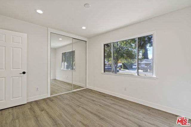 22441 Schoolcraft St - Photo 3 of 8