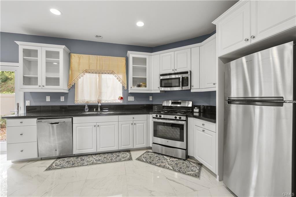 17408 Winter Pine Way - Photo 3 of 8