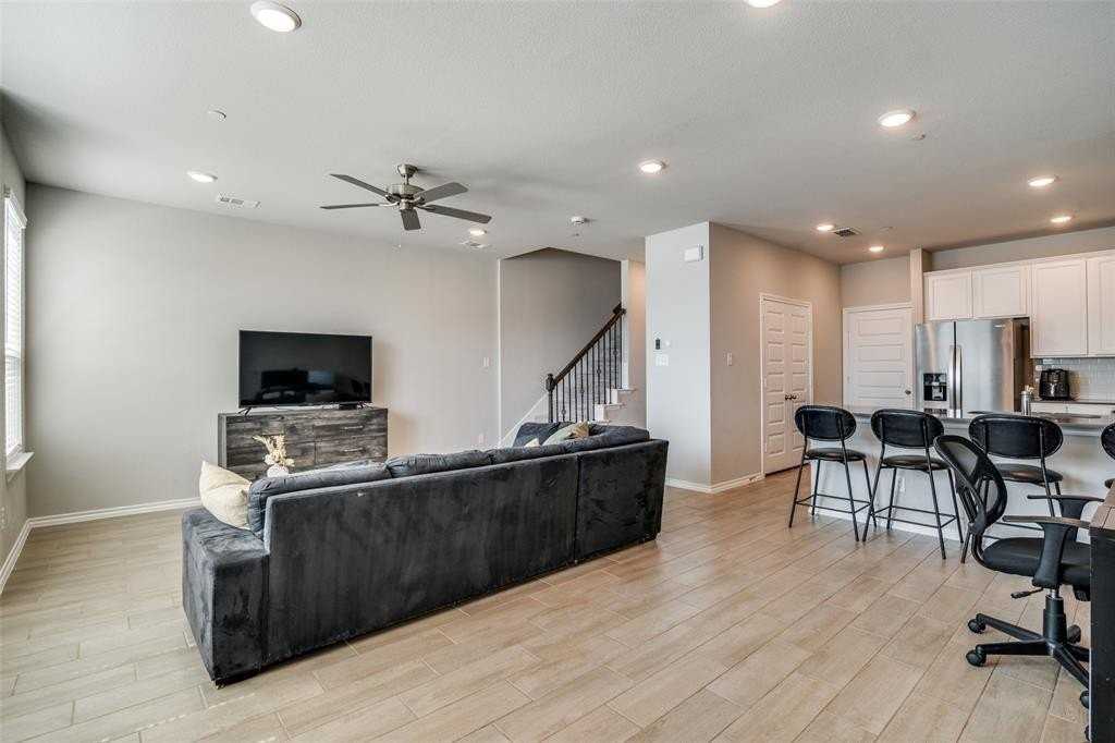 3032 Shire Dr - Photo 3 of 12