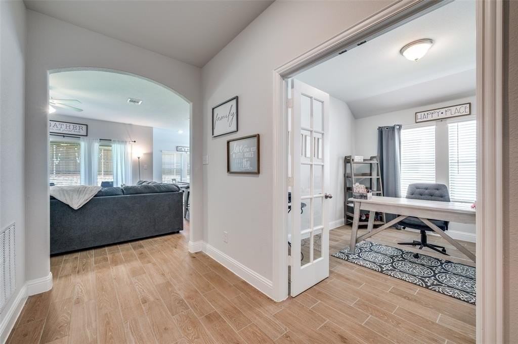 3828 Pearlwood Rd - Photo 4 of 25