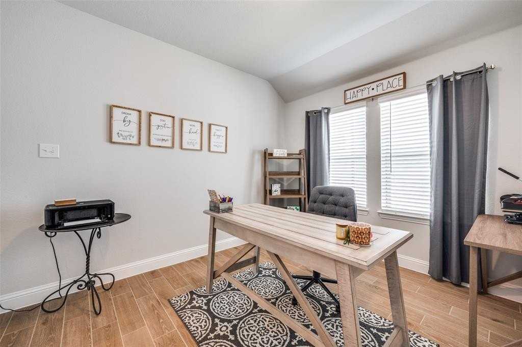 3828 Pearlwood Rd - Photo 5 of 25