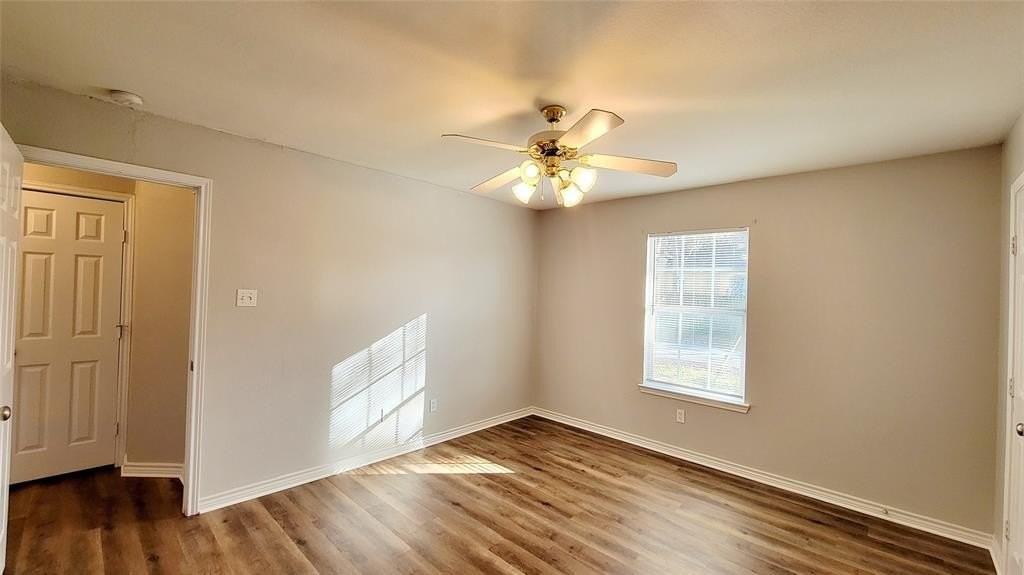 3112 Travis St - Photo 4 of 7