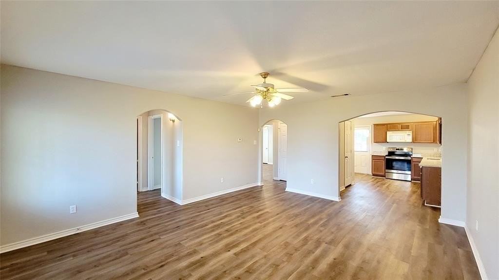 3112 Travis St - Photo 7 of 7