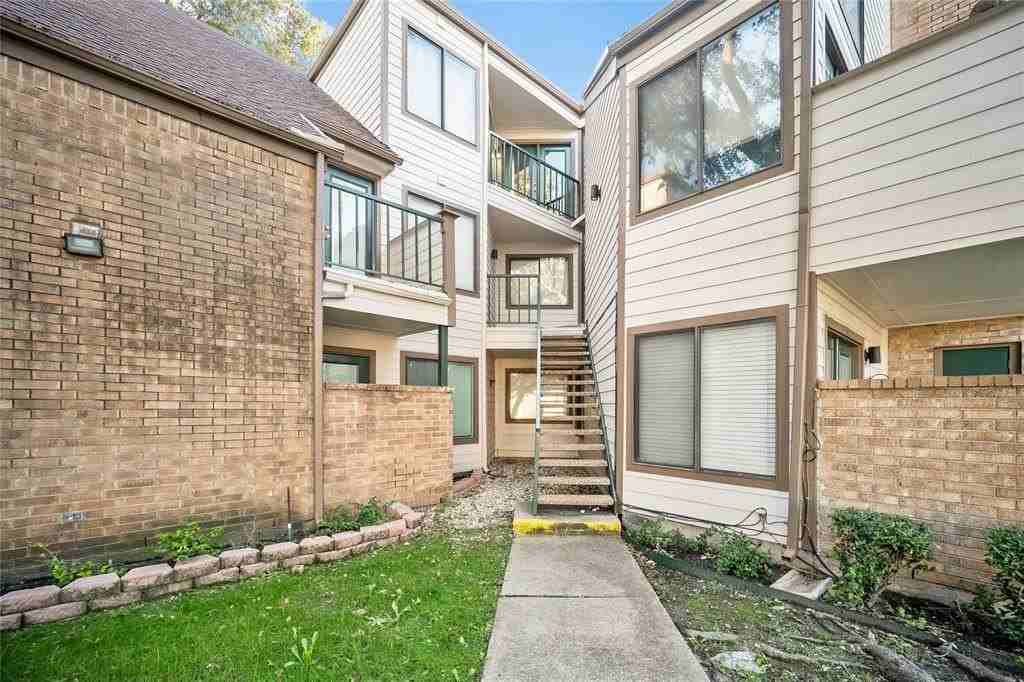 2314 Bamboo Drive #I304 - Photo 2 of 15