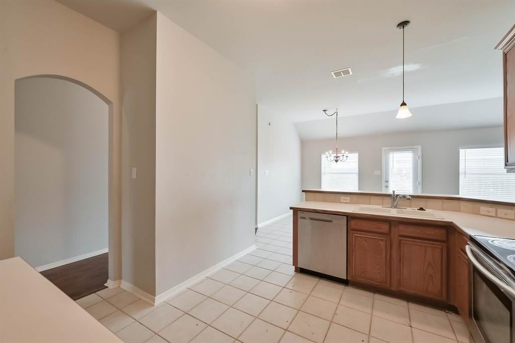 4 Blue Meadow Ct - Photo 6 of 39