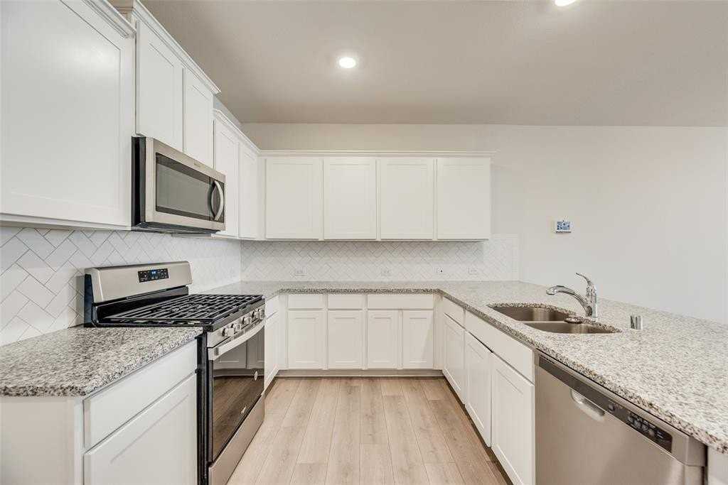 2853 Franklin Dr - Photo 7 of 18