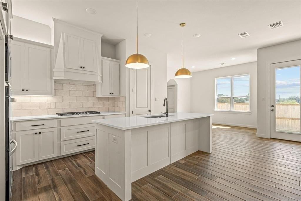 173 Hulen Cir - Photo 4 of 20