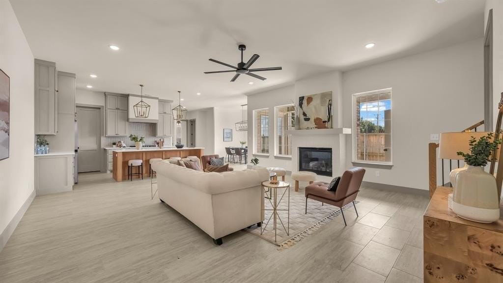 164 Hulen Cir - Photo 4 of 21