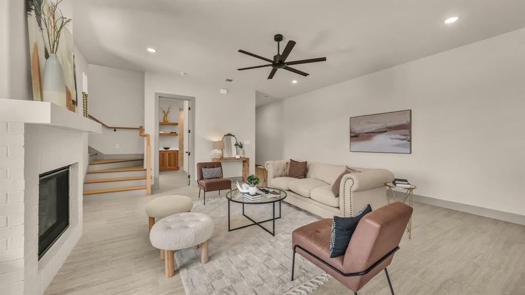 164 Hulen Cir - Photo 5 of 21