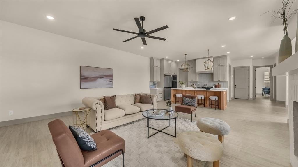 164 Hulen Cir - Photo 6 of 21