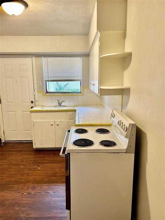 11223 Wyatt St - Photo 3 of 7