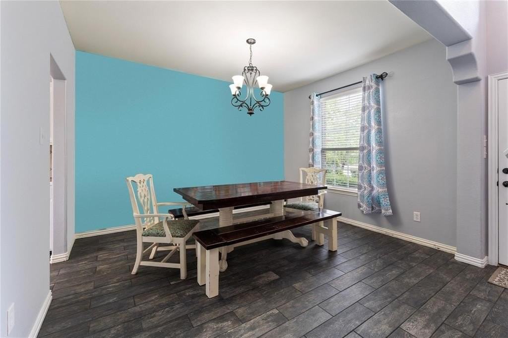 106 Foxwood Ln - Photo 4 of 20