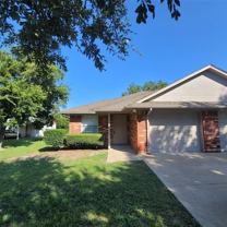106 Casa Linda St - Photo 1 of 1