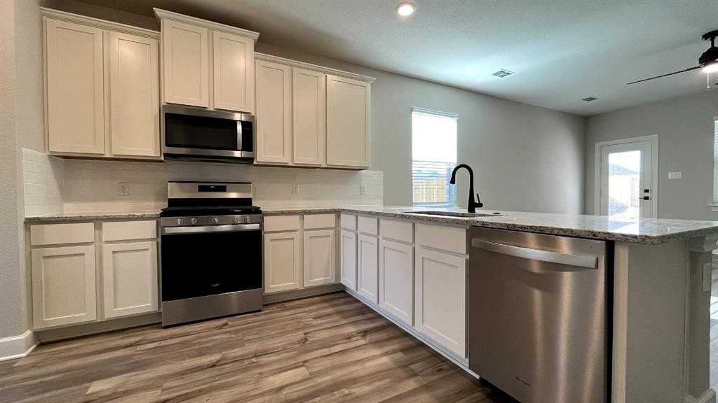 1909 Mckee Ct - Photo 5 of 28