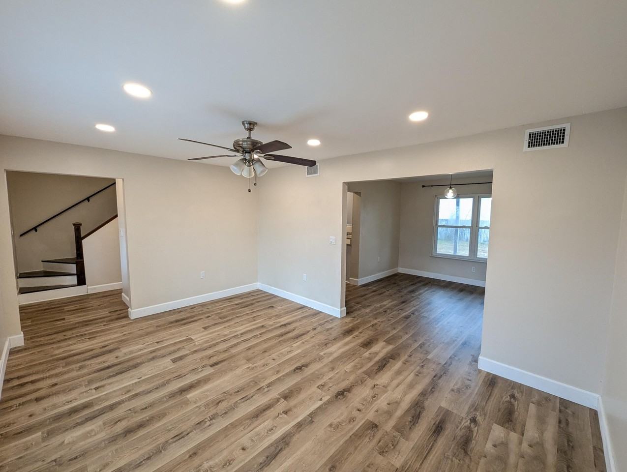 1007 Blvd De La Parisienne - Photo 3 of 33