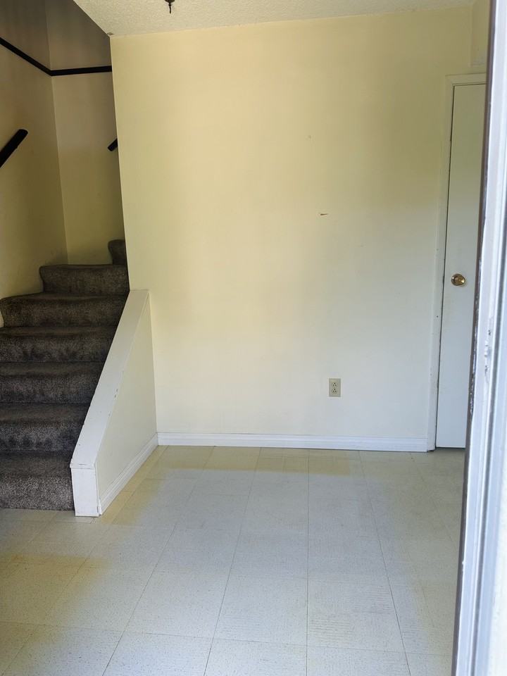 2381 Mary Hill Road - Photo 3 of 38