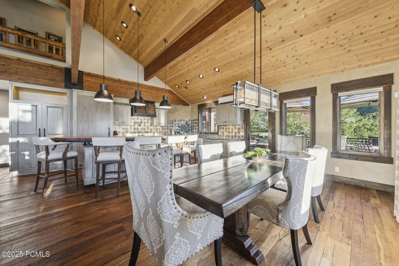 3396 Solamere Dr - Photo 3 of 50