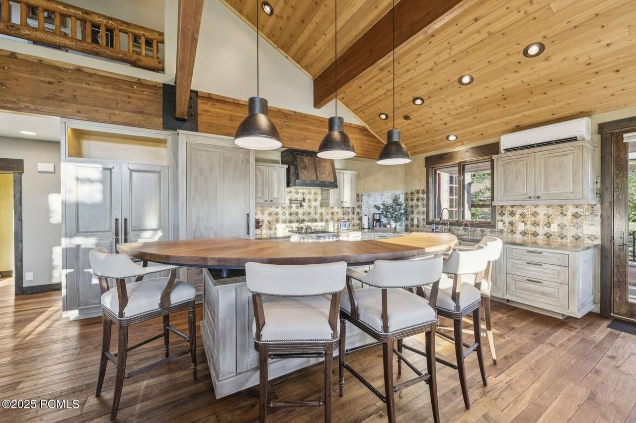 3396 Solamere Dr - Photo 5 of 50