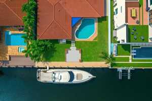 featured image of 3080 Northeast 43rd Street