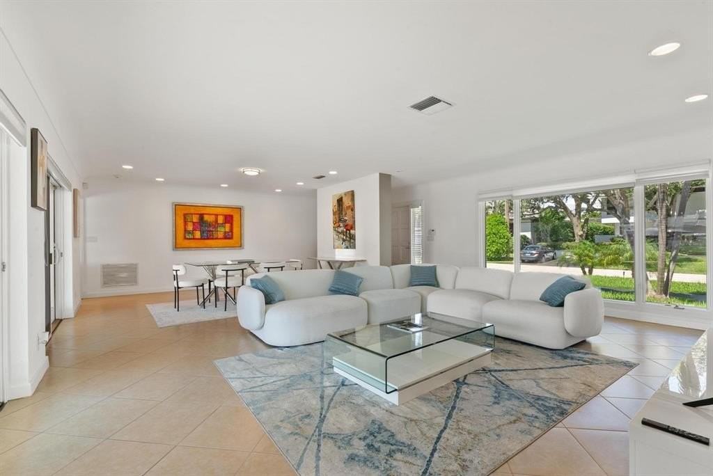 3080 Ne 43rd St - Photo 2 of 48