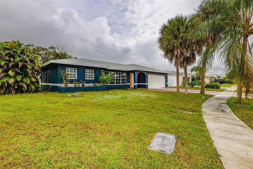 22500 Labrador St - Photo 3 of 27