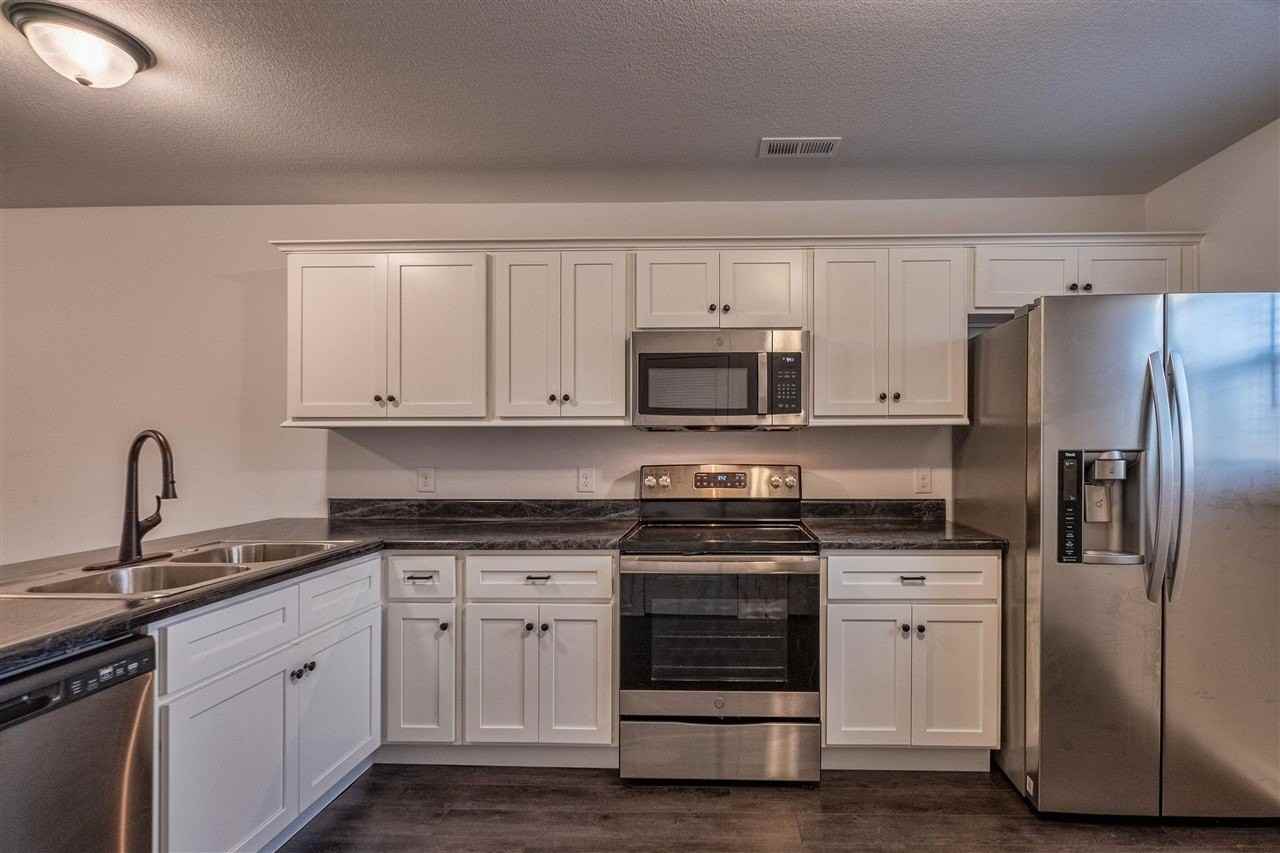 100 Commerce St - Photo 7 of 24