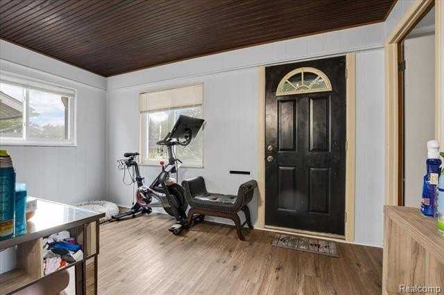 526 N Washington Ave - Photo 2 of 11