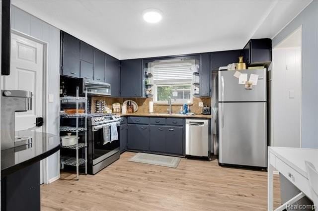 526 N Washington Ave - Photo 7 of 11