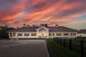 featured image of 1382 Clydesdale Ave