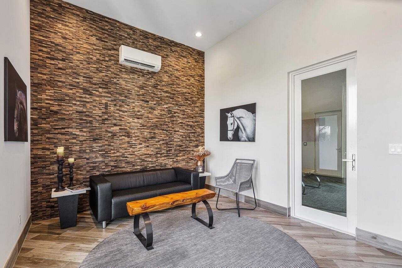 1382 Clydesdale Ave - Photo 7 of 32