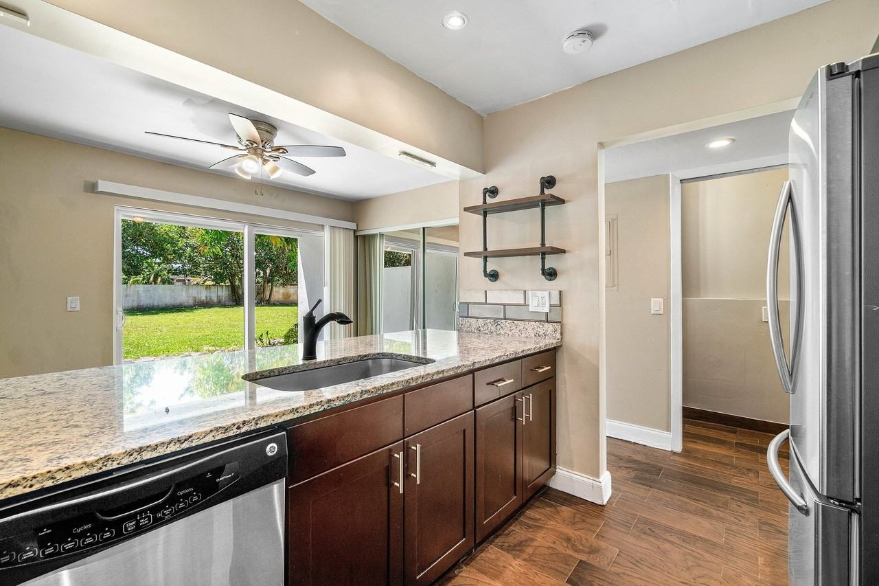 5090 Elmhurst Rd #E - Photo 7 of 21