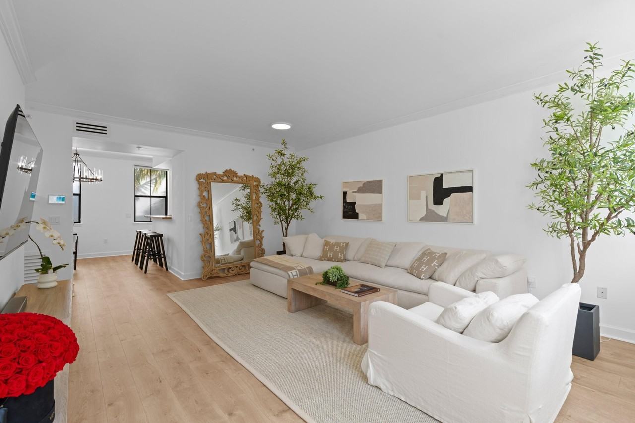 687 Hibiscus St - Photo 4 of 31