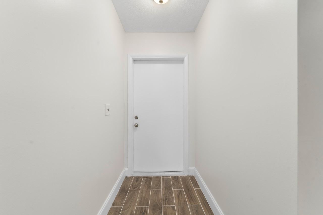 2567 Dudley Drive West #F - Photo 4 of 41