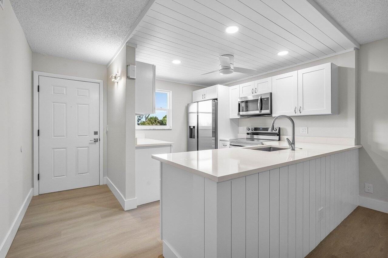 2601 Ne 3rd Ct #3040 - Photo 6 of 24