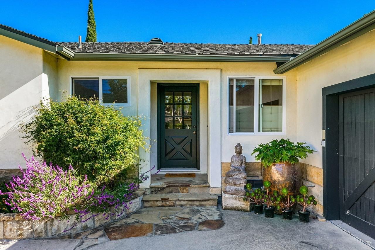 706 Circle Dr - Photo 4 of 25