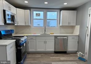 819 W 2nd St - Photo 1 of 1