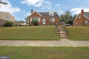 30 Hendrickson Ave #B - Photo 1 of 1