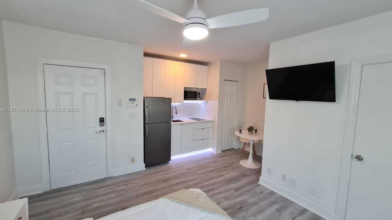 7325 Carlyle Ave #12A