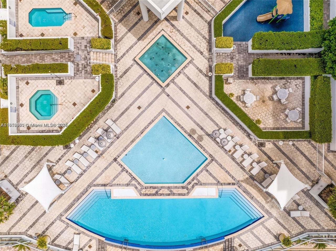 3131 Ne 188th St #1-609 - Photo 3 of 8